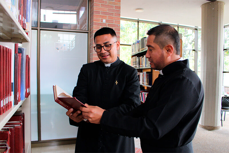 Profesionalización para optar al título de Licenciado en Teología