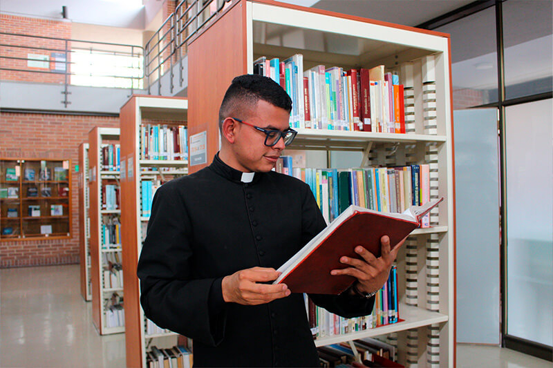 Profesionalización para optar al título de Licenciado en Teología